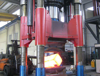 Hot forging presses